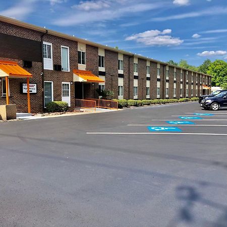 Raceway Inn Darlington Exterior photo